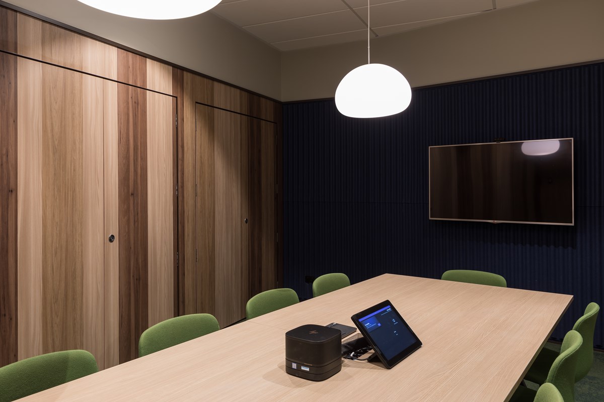 Vintage Ash & Classic Walnut Genesis mtg room close